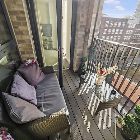 Greenwich Apartment With A River View & Balcony Near The 02 Arena & North Greenwich With Free Wifi & Fast Links Into Central Londýn Exteriér fotografie
