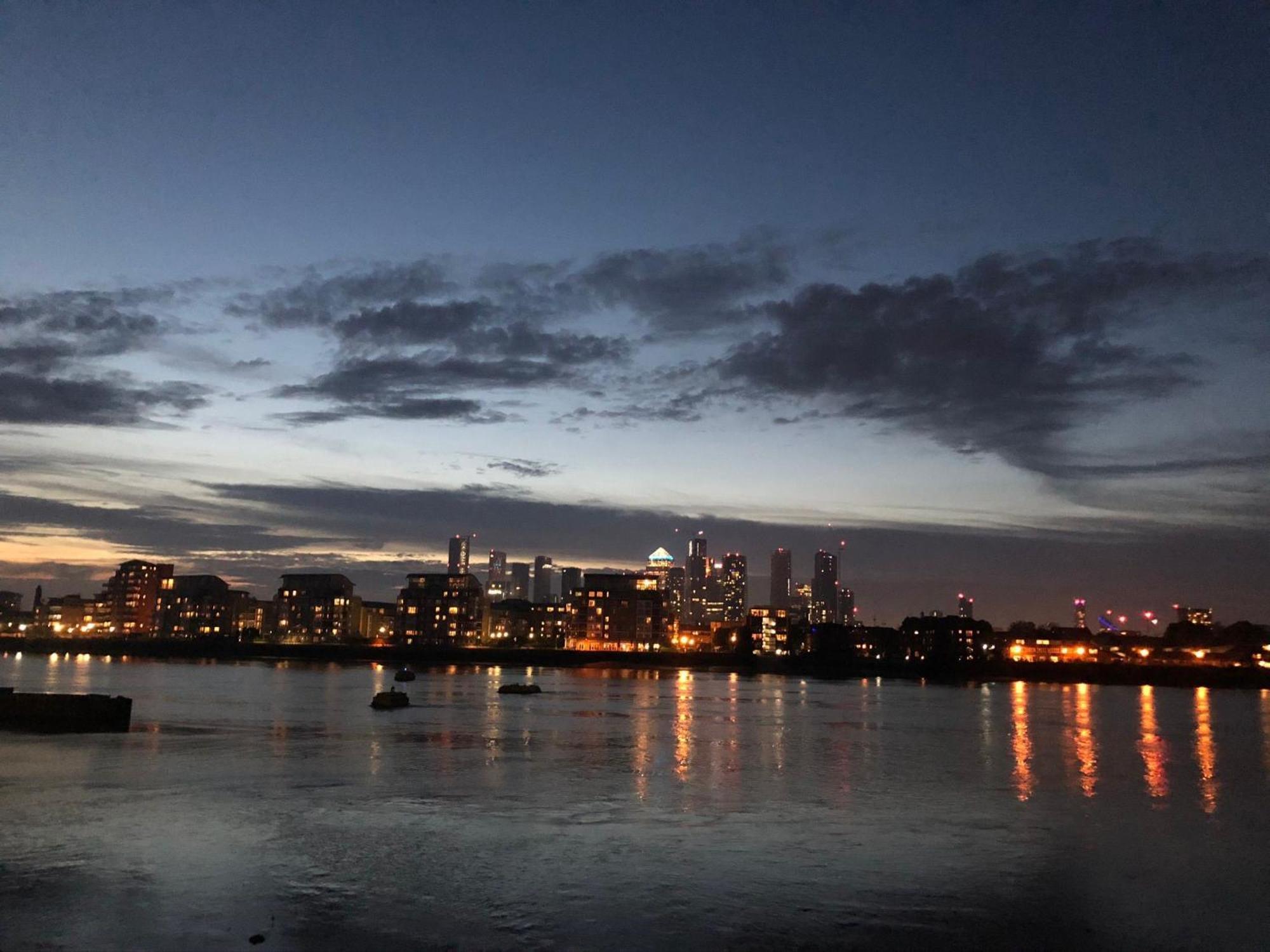 Greenwich Apartment With A River View & Balcony Near The 02 Arena & North Greenwich With Free Wifi & Fast Links Into Central Londýn Exteriér fotografie