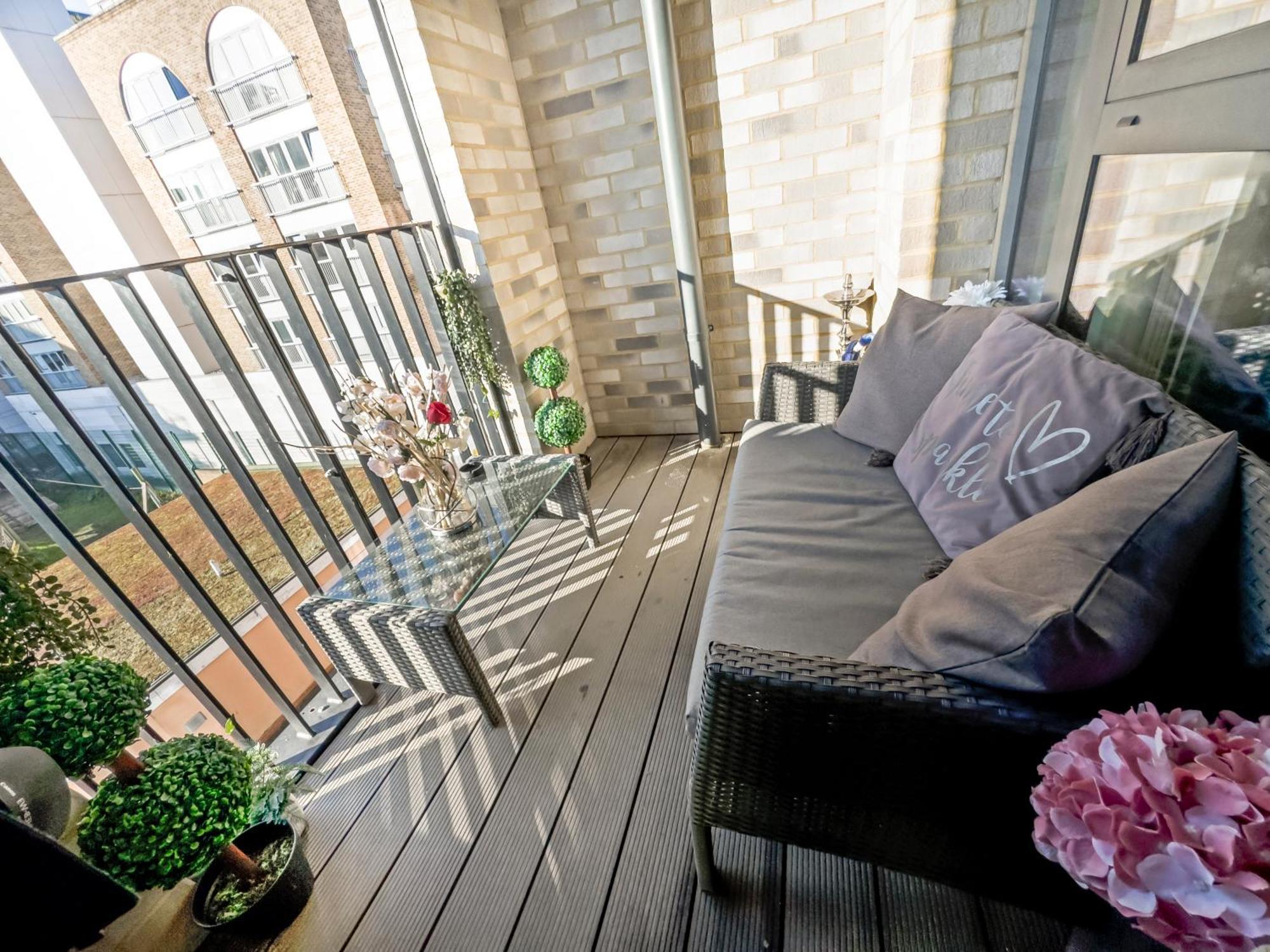 Greenwich Apartment With A River View & Balcony Near The 02 Arena & North Greenwich With Free Wifi & Fast Links Into Central Londýn Exteriér fotografie