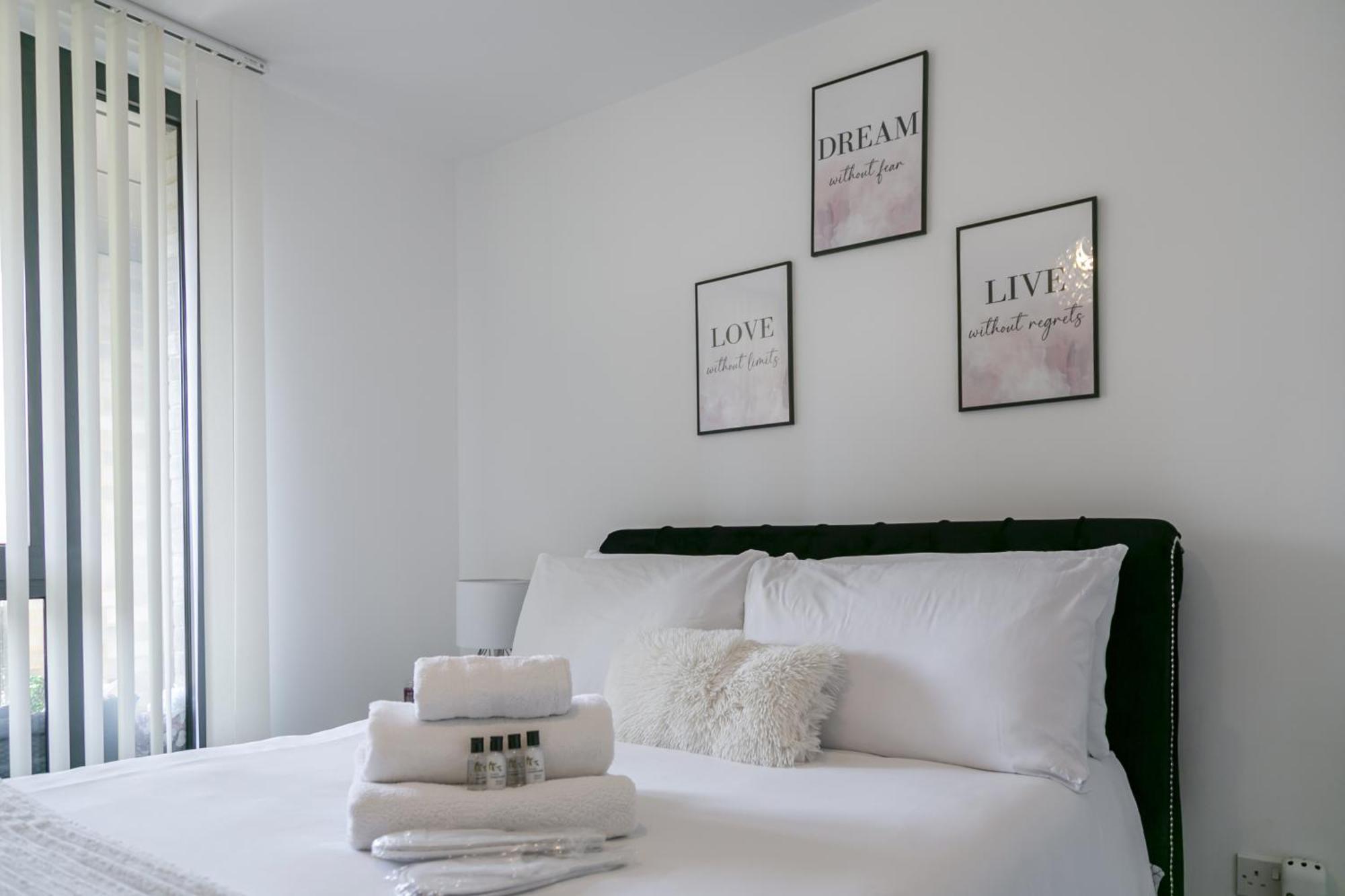 Greenwich Apartment With A River View & Balcony Near The 02 Arena & North Greenwich With Free Wifi & Fast Links Into Central Londýn Exteriér fotografie